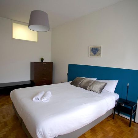 Downtown 3 Bedroom With Balcony - Quiet Street - Family Friendly - Groups 포르투 외부 사진