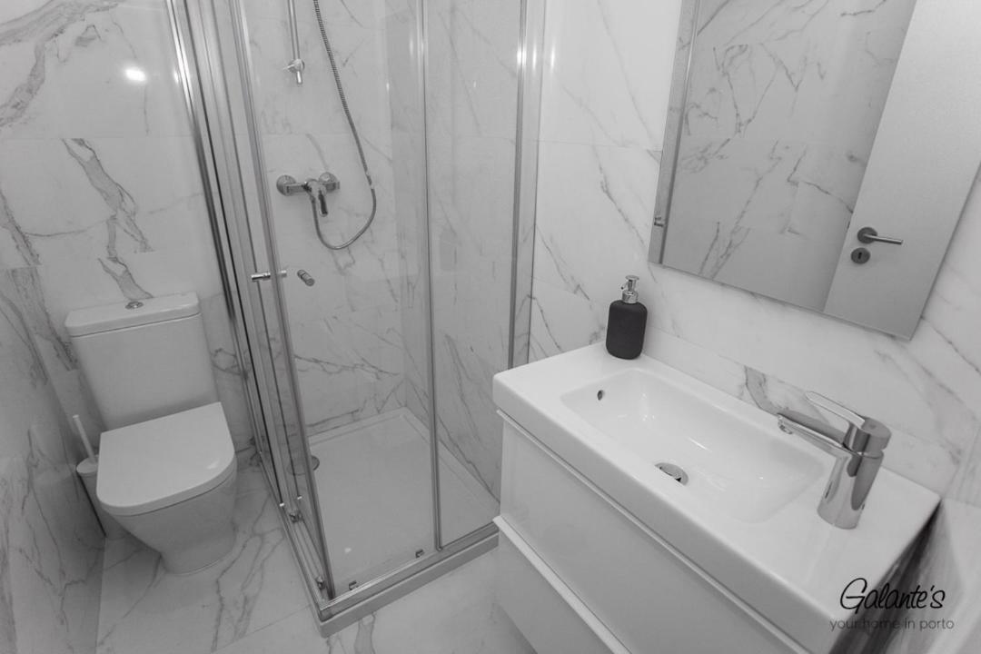 Downtown 3 Bedroom With Balcony - Quiet Street - Family Friendly - Groups 포르투 외부 사진